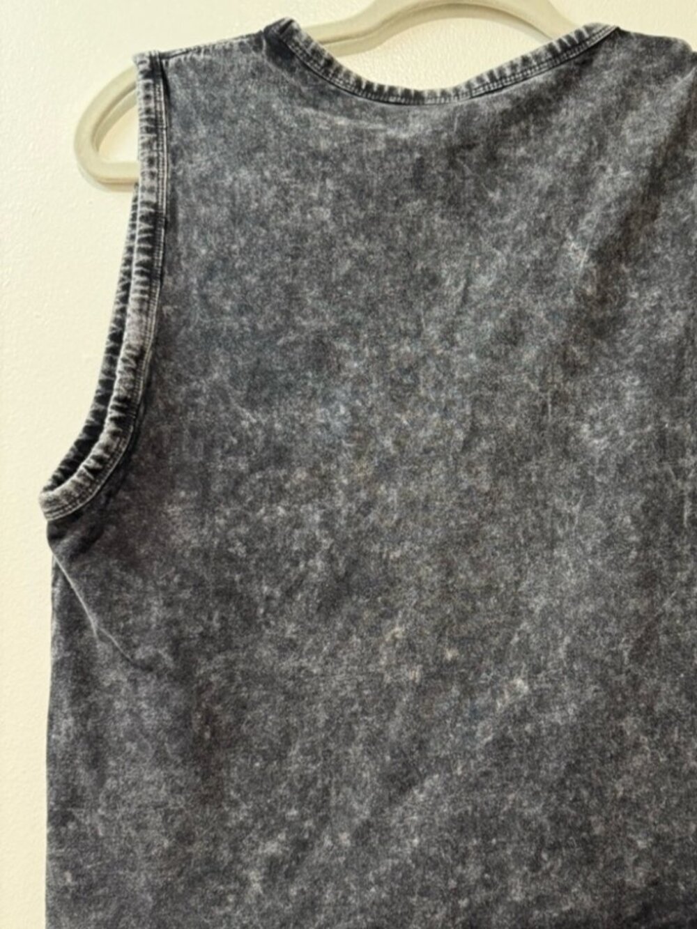 Black Sleeveless Crop Tank - Picture 2 of 2